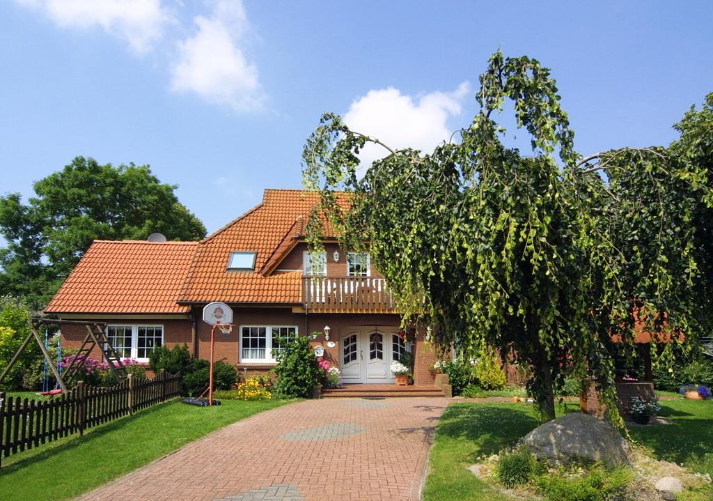 Pension Burggaststaette Heyken นอยฮาร์ลิงเงอซีล ภายนอก รูปภาพ